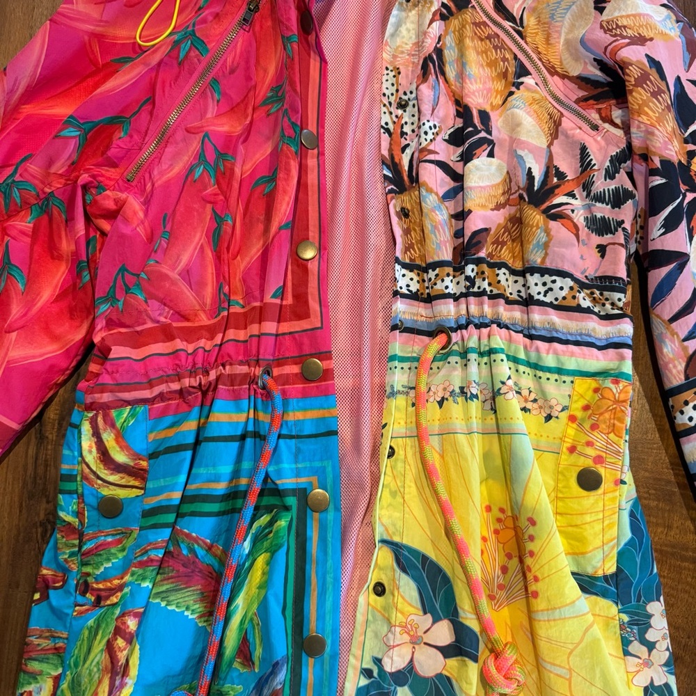 Farm Rio rain coat in bright scarf print - Picture 2 of 7